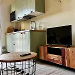 Tropical Cocoon In Apartamento Monza